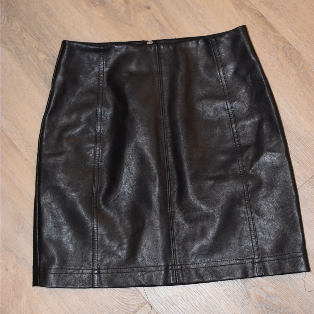 leather skirt